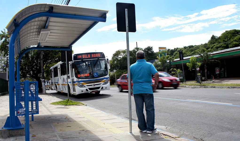 Porto Alegre, RS, 27/11/2013 Corredor de �nibus da Zona Sul apresenta resultados positivos Foto: Anselmo Cunha/PMPA (Foto: Leonardo Lucena) Porto Alegre, RS, 27/11/2013 Corredor de �nibus da Zona Sul apresenta resultados positivos Foto: Anselmo Cunha/PMPA