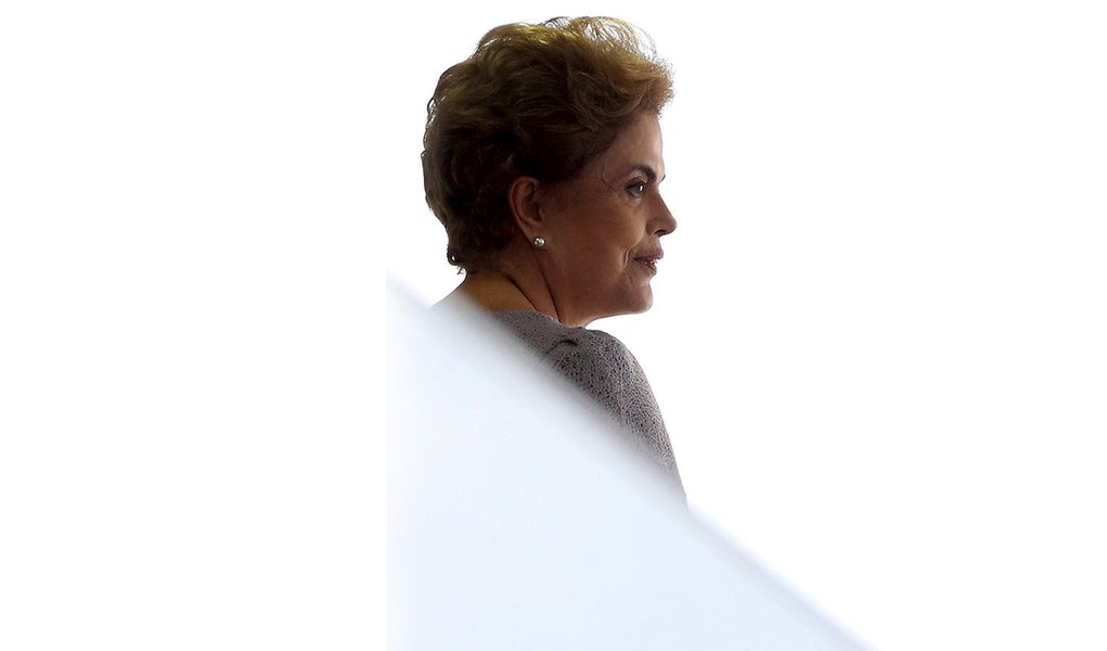Presidente Dilma Rousseff chega para cerimônia no Palácio do Planalto 22/03/ 2016. REUTERS/Adriano Machado (Foto: Pedro Maciel) Presidente Dilma Rousseff chega para cerimônia no Palácio do Planalto 22/03/ 2016. REUTERS/Adriano Machado