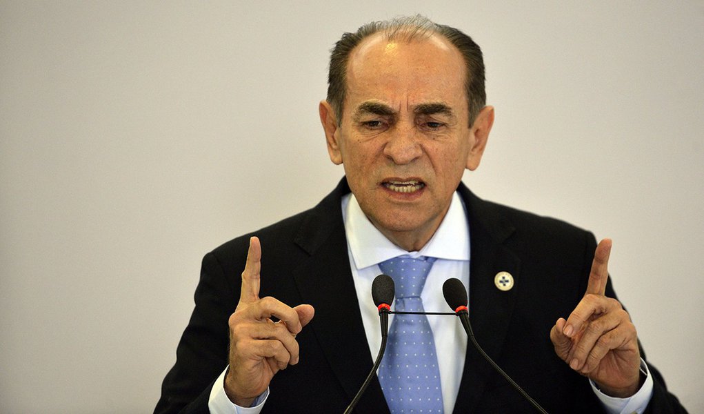 Brasília - O ministro da Saúde, Marcelo Castro, durante cerimônia de lançamento do eixo de desenvolvimento tecnológico, educação e pesquisa do Plano Nacional de Enfrentamento ao Aedes e à Microcefalia (José Cruz/Agência Brasil) (Foto: Leonardo Lucena) Brasília - O ministro da Saúde, Marcelo Castro, durante cerimônia de lançamento do eixo de desenvolvimento tecnológico, educação e pesquisa do Plano Nacional de Enfrentamento ao Aedes e à Microcefalia (José Cruz/Agência Brasil)
