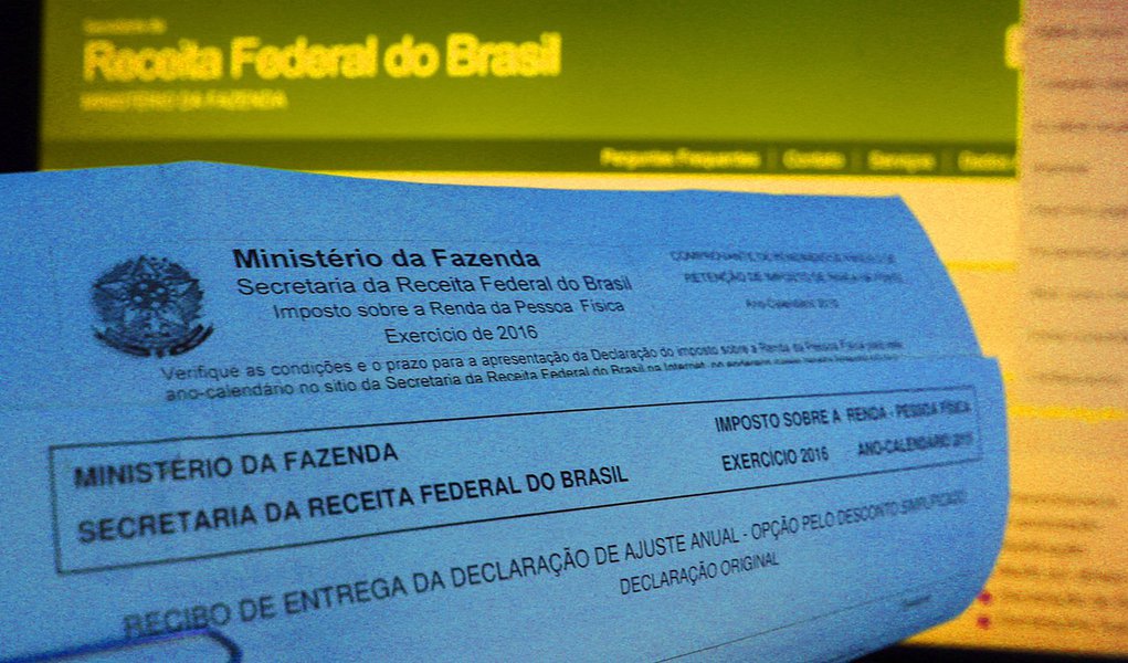 S'ao paulo 21 abril 2016 dia 29 de abril [e o ultimo dia para entrega do imposto de renda. foto Fernanda Carvalho fotospublicas (Foto: Leonardo Attuch) S'ao paulo 21 abril 2016 dia 29 de abril [e o ultimo dia para entrega do imposto de renda. foto Fernanda Carvalho fotospublicas