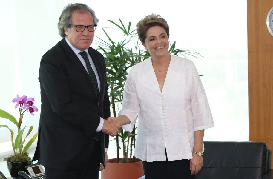 Brasília- DF 15-04-2016 Presidenta, Dilma, durante encontro com Luis Almagro Secretário-Geral da Organização dos Estados Americanos Foto Lula Marques/Agência PT (Foto: Leonardo Lucena) Brasília- DF 15-04-2016 Presidenta, Dilma, durante encontro com Luis Almagro Secretário-Geral da Organização dos Estados Americanos Foto Lula Marques/Agência PT