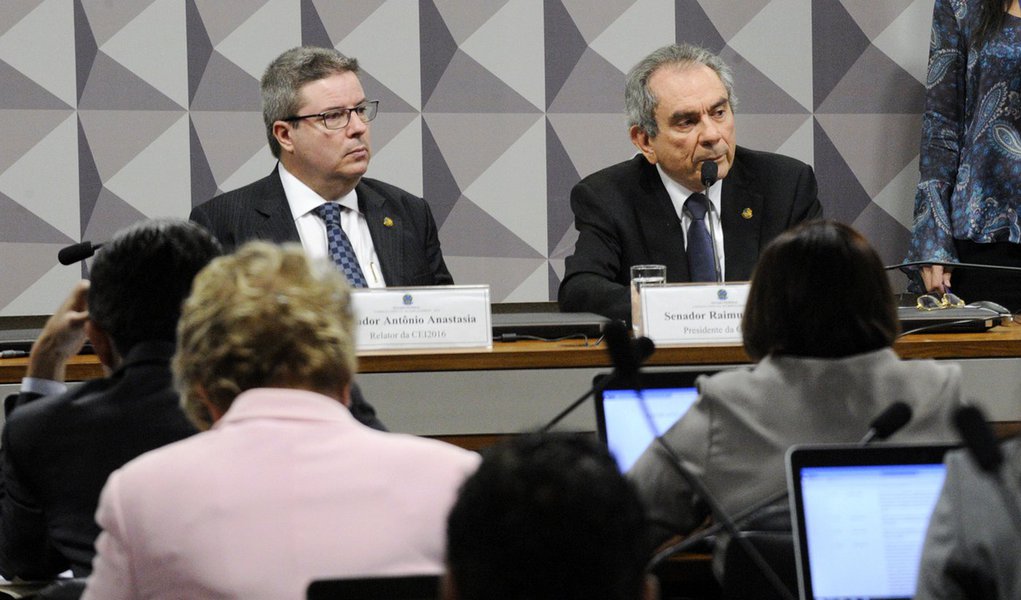 Comissão Especial do Impeachment 2016 (CEI2016) realiza reunião para apreciação de requerimentos. Mesa: relator da CEI2016, senador Antonio Anastasia (PSDB-MG); presidente da CEI2016, senador Raimundo Lira (PMDB-PB) Foto: Edilson Rodrigues/Agência Senado (Foto: Alex Solnik) Comissão Especial do Impeachment 2016 (CEI2016) realiza reunião para apreciação de requerimentos. Mesa: relator da CEI2016, senador Antonio Anastasia (PSDB-MG); presidente da CEI2016, senador Raimundo Lira (PMDB-PB) Foto: Edilson Rodrigues/Agência Senado
