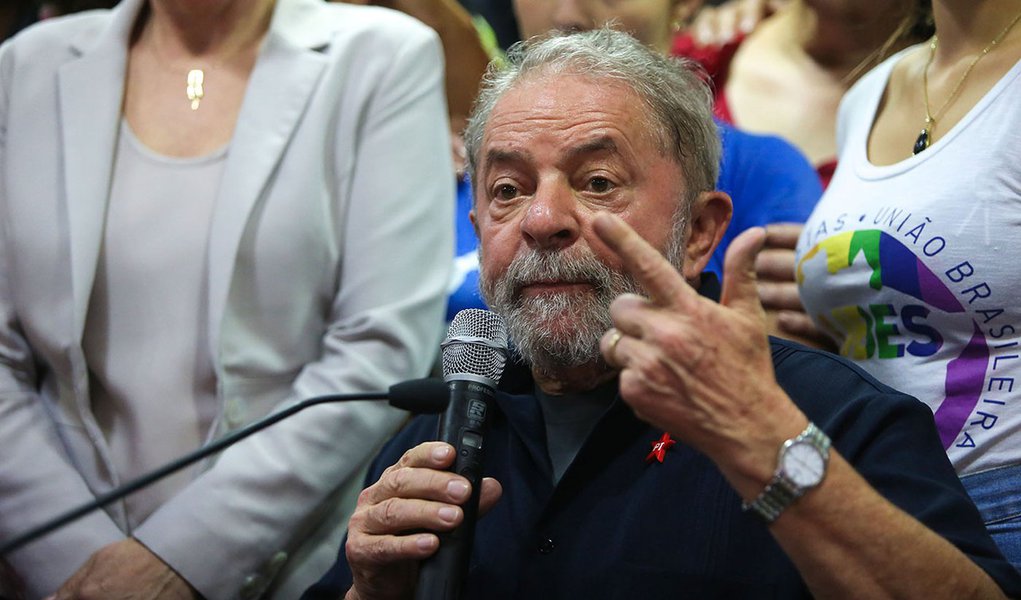 São Paulo 04/04/2016- Ex-Presidente Lula, durante entrevista a imprensa na sede do PT Nacional. Foto: Paulo Pinto/Fotos Públicas (Foto: Gisele Federicce) São Paulo 04/04/2016- Ex-Presidente Lula, durante entrevista a imprensa na sede do PT Nacional. Foto: Paulo Pinto/Fotos Públicas