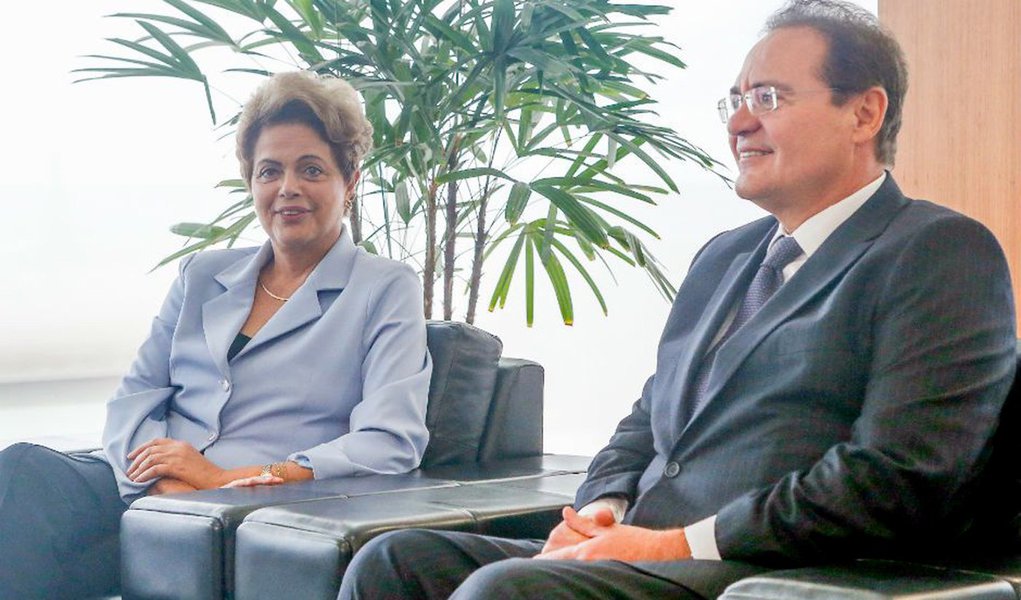 A presidente Dilma Rousseff, acompanhada do presidente do Senado, Renan Calheiros (Foto: Aquiles Lins) A presidente Dilma Rousseff, acompanhada do presidente do Senado, Renan Calheiros