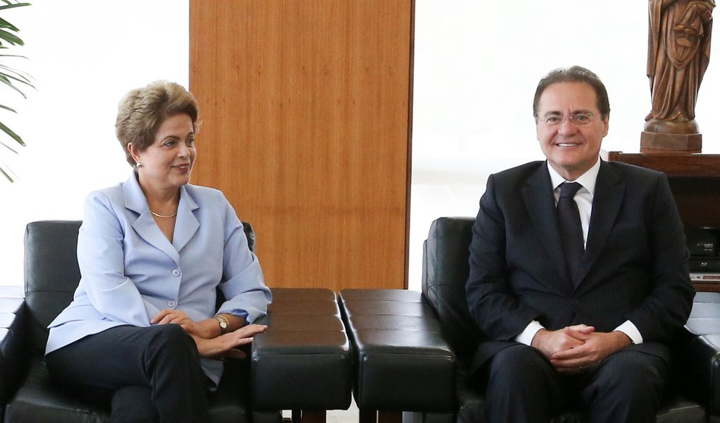 Brasília- DF 25--06-2015 Presidenta Dilma durante reunião com Senadores, Renan Calheiros, Jorge Viana, Romero Jucá, Ministros, Mercadante, Edinho Silva e Cardozo. Reforma politica.Foto Lula Marques/AgênciaPT/Fotos Públicas (Foto: Tereza Cruvinel) www.brasil247.com - Brasília- DF 25--06-2015 Presidenta Dilma durante reunião com Senadores, Renan Calheiros, Jorge Viana, Romero Jucá, Ministros, Mercadante, Edinho Silva e Cardozo. Reforma politica.Foto Lula Marques/AgênciaPT/Fotos Públicas