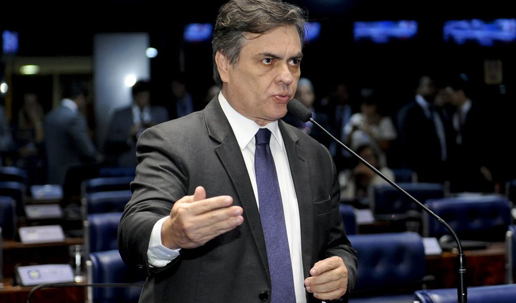Plenário do Senado Federal durante sessão deliberativa ordinária. Em pronunciamento, senador Cássio Cunha Lima (PSDB-PB). Foto: Waldemir Barreto/Agência Senado (Foto: Gisele Federicce) Plenário do Senado Federal durante sessão deliberativa ordinária. Em pronunciamento, senador Cássio Cunha Lima (PSDB-PB). Foto: Waldemir Barreto/Agência Senado