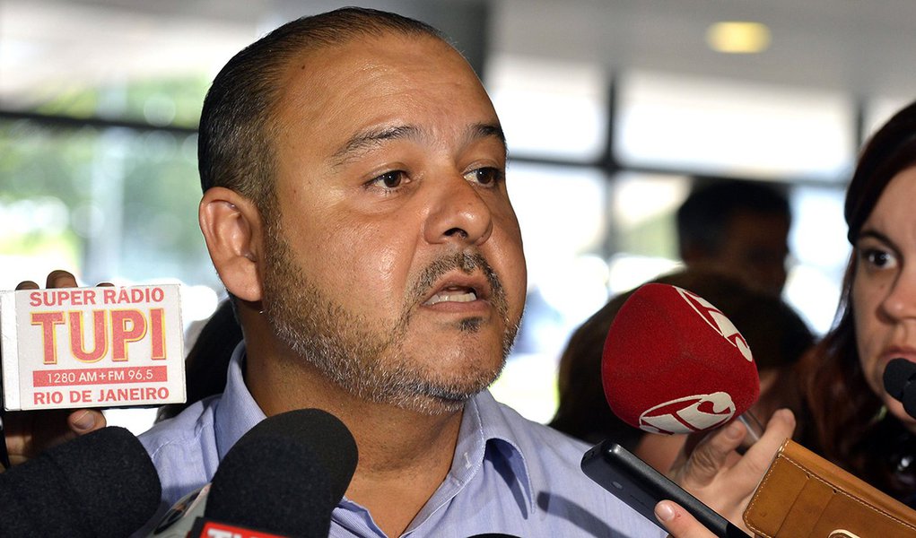 Brasília - O presidente da Central Única dos Trabalhadores (CUT), Vagner Freitas, fala à imprensa após Fórum de Debates sobre Políticas de Trabalho, Emprego, Renda e Previdência Social, no Palácio do Planalto (Antonio Cruz/Agência Brasil) (Foto: Leonardo Attuch) Brasília - O presidente da Central Única dos Trabalhadores (CUT), Vagner Freitas, fala à imprensa após Fórum de Debates sobre Políticas de Trabalho, Emprego, Renda e Previdência Social, no Palácio do Planalto (Antonio Cruz/Agência Brasil)