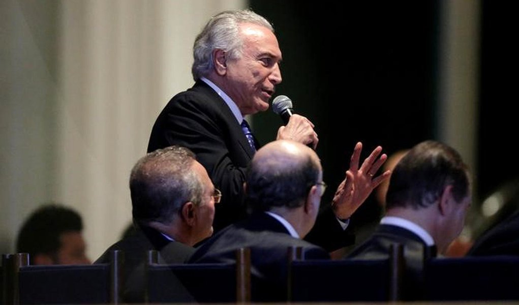 O presidente brasileiro Michel Temer fala durante reunião com membros de partidos da base governista na Câmara e com ministros no Palácio do Alvorada em Brasília, no Brasil 27/09/2016 REUTERS/Ueslei Marcelino (Foto: Eric Nepomuceno) O presidente brasileiro Michel Temer fala durante reunião com membros de partidos da base governista na Câmara e com ministros no Palácio do Alvorada em Brasília, no Brasil 27/09/2016 REUTERS/Ueslei Marcelino