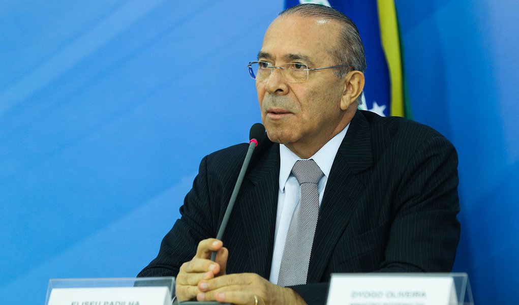 Brasília - O ministro chefe da Casa Civil, Eliseu Padilha fala sobre a reunião de Obras Inacabadas (Valter Campanato/Agência Brasil) (Foto: Aquiles Lins) Brasília - O ministro chefe da Casa Civil, Eliseu Padilha fala sobre a reunião de Obras Inacabadas (Valter Campanato/Agência Brasil)