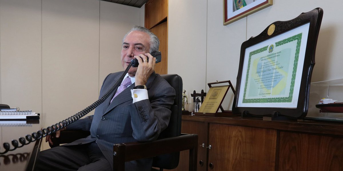 Brazil's Vice-President Michel Temer speaks on the phone in his office in Brasilia, July 23, 2014. REUTERS/Joedson Alves (BRAZIL - Tags: POLITICS) (Foto: Leonardo Attuch) Brazil's Vice-President Michel Temer speaks on the phone in his office in Brasilia, July 23, 2014. REUTERS/Joedson Alves (BRAZIL - Tags: POLITICS)