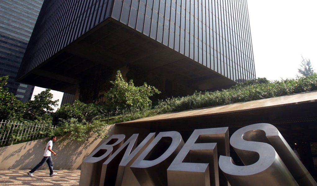 Brasil, Rio de Janeiro, RJ. 06/05/2010. Prédio do Banco Nacional de Desenvolvimento Econômico e Social (BNDES), no centro do Rio de Janeiro. - Crédito:PAULO VITOR/AGÊNCIA ESTADO/AE/Codigo imagem:56876 (Foto: Gisele Federicce) Brasil, Rio de Janeiro, RJ. 06/05/2010. Prédio do Banco Nacional de Desenvolvimento Econômico e Social (BNDES), no centro do Rio de Janeiro. - Crédito:PAULO VITOR/AGÊNCIA ESTADO/AE/Codigo imagem:56876