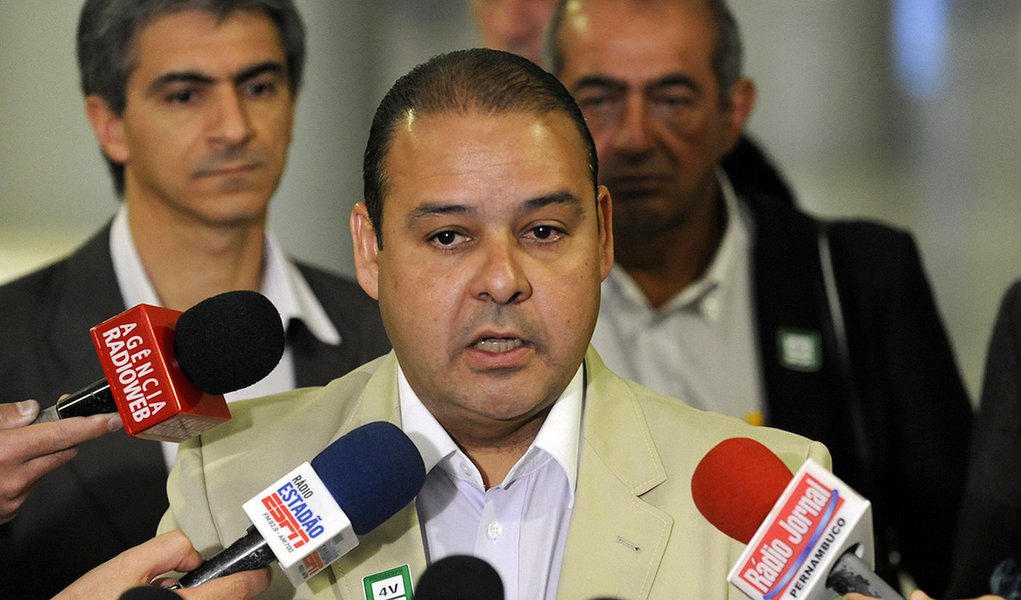 Presidente da CUT, Vagner Freitas, fala com a imprensa após reunião no Planalto sobre a greve dos servidores (Foto: Aquiles Lins) Presidente da CUT, Vagner Freitas, fala com a imprensa após reunião no Planalto sobre a greve dos servidores