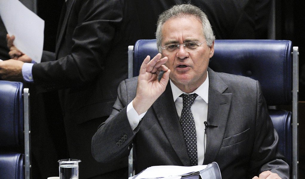 Plenário do Senado Federal durante sessão deliberativa extraordinária. À mesa, em pronunciamento, presidente do Senado Federal, senador Renan Calheiros (PMDB-AL). Foto: Edilson Rodrigues/Agência Senado (Foto: Giuliana Miranda) Plenário do Senado Federal durante sessão deliberativa extraordinária. À mesa, em pronunciamento, presidente do Senado Federal, senador Renan Calheiros (PMDB-AL). Foto: Edilson Rodrigues/Agência Senado