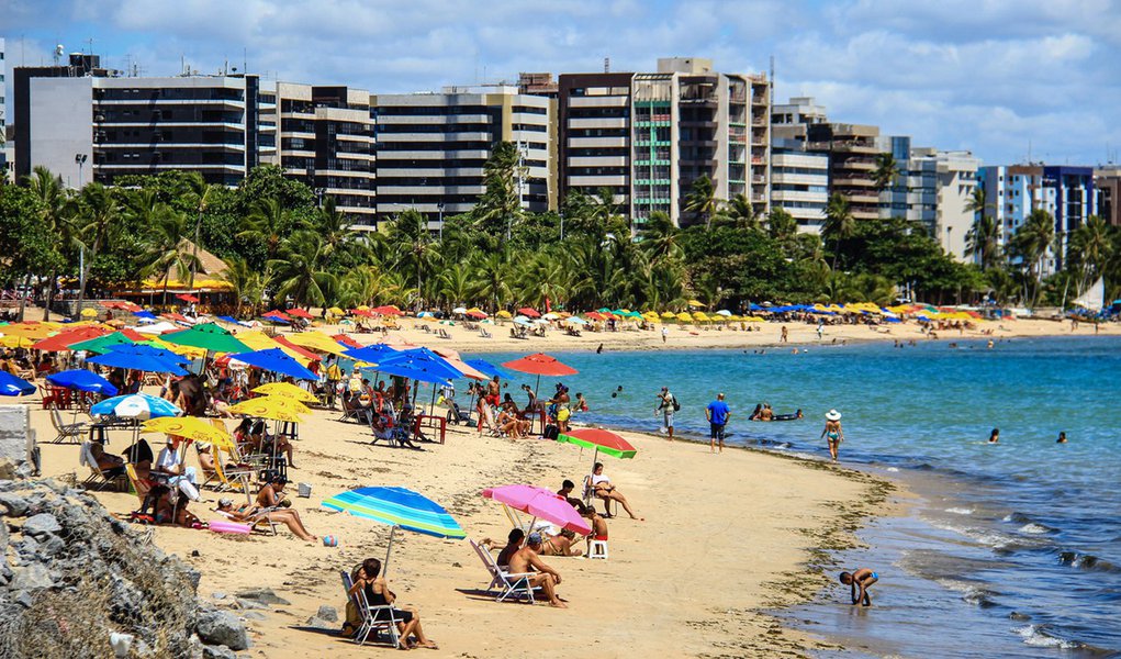 Verão Maceió - Ponta Verde. Foto: Pei Fon/ Secom Maceió (Foto: Charles Nisz) Verão Maceió - Ponta Verde. Foto: Pei Fon/ Secom Maceió