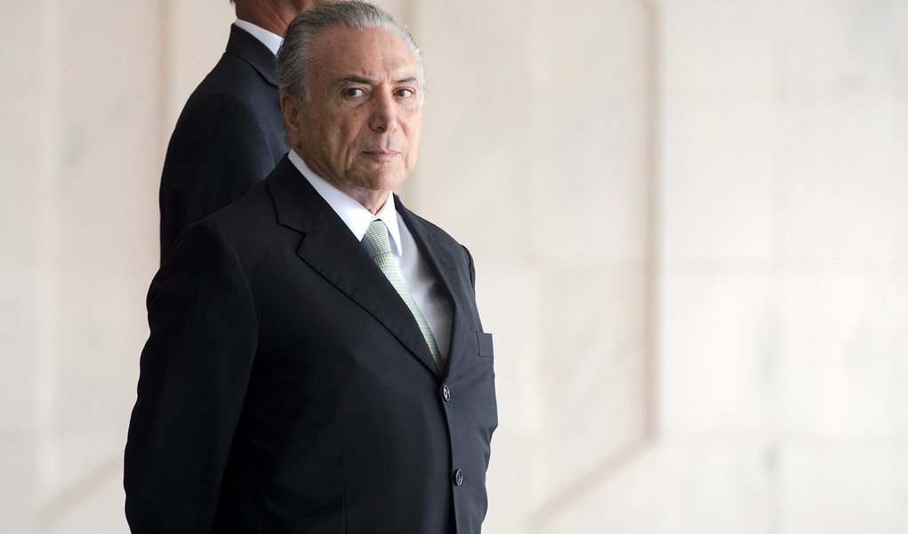 Brasília - Secretário-Geral do Ministério das Relações Exteriores, embaixador Sérgio Danese, e o vice-presidente da República, Michel Temer, recebem a vice-presidenta da Argentina, Gabriela Michetti, no Palácio Itamaraty (Marcelo Camargo/Agência Brasil) (Foto: Gisele Federicce) Brasília - Secretário-Geral do Ministério das Relações Exteriores, embaixador Sérgio Danese, e o vice-presidente da República, Michel Temer, recebem a vice-presidenta da Argentina, Gabriela Michetti, no Palácio Itamaraty (Marcelo Camargo/Agência Brasil)