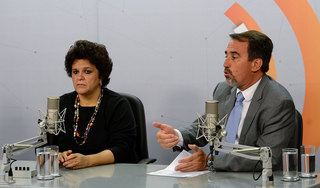 Brasília–Entrevista dos ministros, Izabella Teixeira e Gilberto Occhi, sobre as ações do governo federal para enfrentar os impactos do rompimento da barragem de rejeitos da mineradora Samarco. (Elza Fiuza/Agência Brasil) (Foto: Leonardo Lucena) Brasília–Entrevista dos ministros, Izabella Teixeira e Gilberto Occhi, sobre as ações do governo federal para enfrentar os impactos do rompimento da barragem de rejeitos da mineradora Samarco. (Elza Fiuza/Agência Brasil)