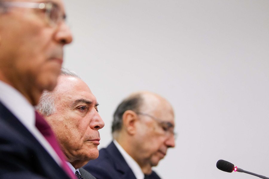 Brasília - DF, 22/06/2016. Presidente em Exercício Michel Temer durante reunião com ministros do Núcleo Econômico. Foto: Beto Barata/PR (Foto: Márcio Ayer) Brasília - DF, 22/06/2016. Presidente em Exercício Michel Temer durante reunião com ministros do Núcleo Econômico. Foto: Beto Barata/PR