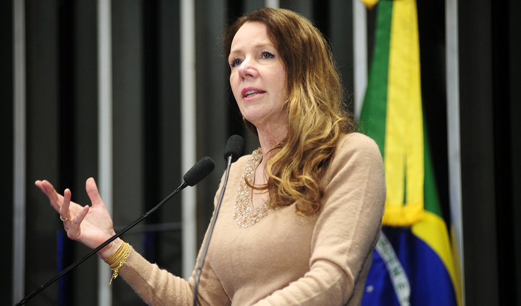 Plenário do Senado Federal durante sessão deliberativa extraordinária. Em discurso, senadora Vanessa Grazziotin (PCdoB-AM). Foto: Waldemir Barreto/Agência Senado (Foto: Paulo Emílio) Plenário do Senado Federal durante sessão deliberativa extraordinária. Em discurso, senadora Vanessa Grazziotin (PCdoB-AM). Foto: Waldemir Barreto/Agência Senado