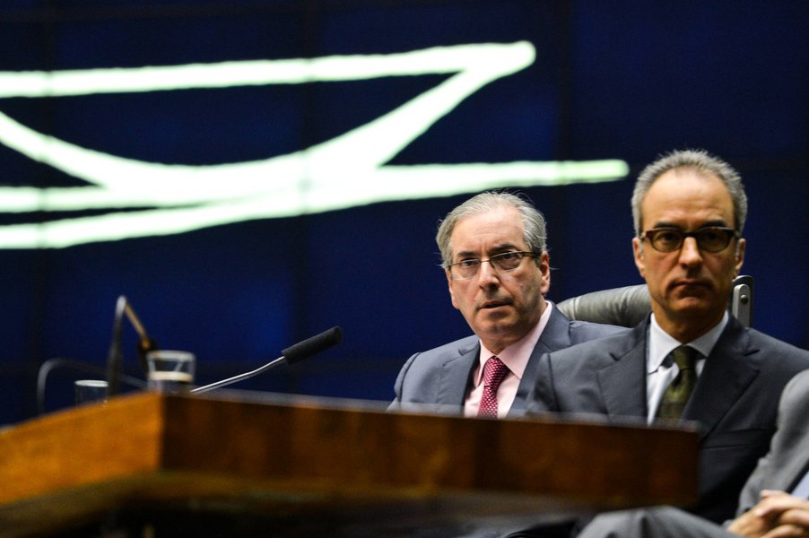 Brasília- DF- Brasil- 14/03/2015- O Presidente da câmara dos deputados, deputado Eduardo Cunha Preside a Sessão Solene em Homenagem aos 50 anos da Rede Globo, ao seu lado, João Roberto Marinho (Antonio Cruz/Agência Brasil) (Foto: Leonardo Attuch) Brasília- DF- Brasil- 14/03/2015- O Presidente da câmara dos deputados, deputado Eduardo Cunha Preside a Sessão Solene em Homenagem aos 50 anos da Rede Globo, ao seu lado, João Roberto Marinho (Antonio Cruz/Agência Brasil)