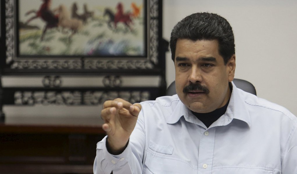 Presidente da Venezuela, Nicolás Maduro, em reunião com ministros no Palácio Miraflores, em Caracas. 07/09/2015 REUTERS/Palácio Miraflores/Divulgação via Reuters (Foto: Leonardo Attuch) Presidente da Venezuela, Nicolás Maduro, em reunião com ministros no Palácio Miraflores, em Caracas. 07/09/2015 REUTERS/Palácio Miraflores/Divulgação via Reuters