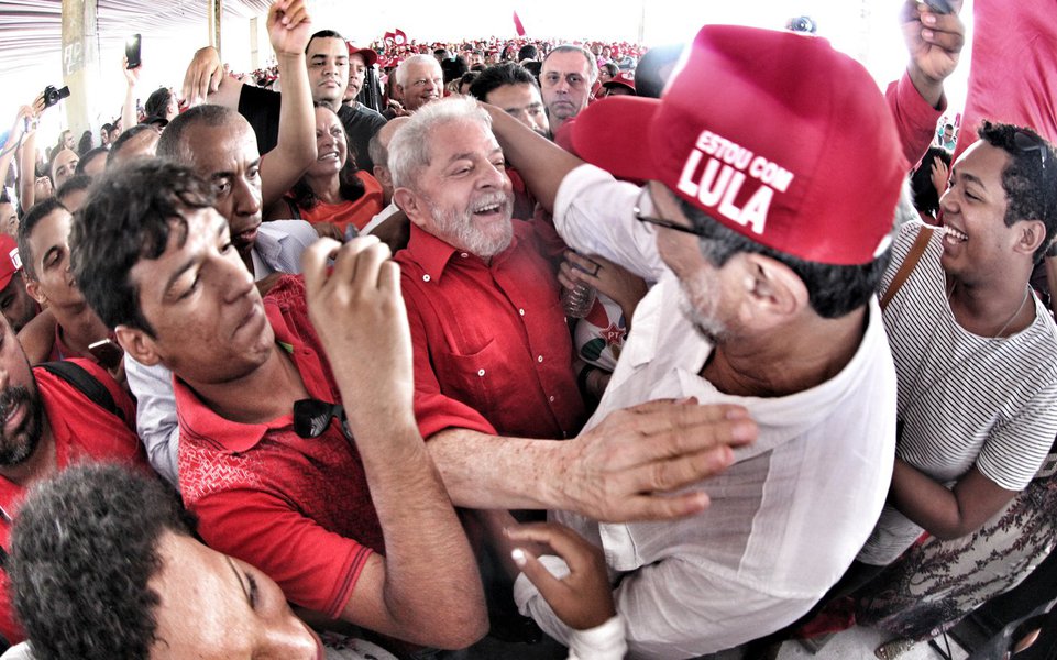 11/01/2017- Salvador- BA, Brasil- Lula participa do 29 Encontro Estadual do MST da Bahia. Foto: Felipe Araujo (Foto: Ribamar Fonseca) 11/01/2017- Salvador- BA, Brasil- Lula participa do 29 Encontro Estadual do MST da Bahia. Foto: Felipe Araujo