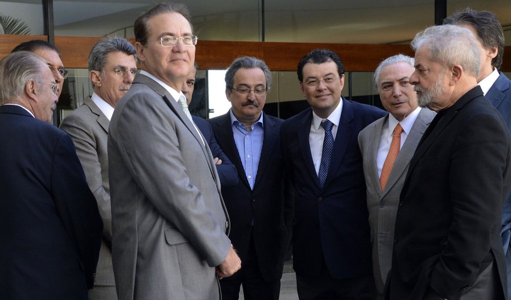 O vice-presidente da Rep�blica e articulador pol�tico do governo, Michel Temer, durante caf� da manh� com o ex-presidente Luiz In�cio Lula da Silva, no Pal�cio do Jaburu (Elza Fiuza/Ag�ncia Brasil) (Foto: Roberta Namour) O vice-presidente da Rep�blica e articulador pol�tico do governo, Michel Temer, durante caf� da manh� com o ex-presidente Luiz In�cio Lula da Silva, no Pal�cio do Jaburu (Elza Fiuza/Ag�ncia Brasil)