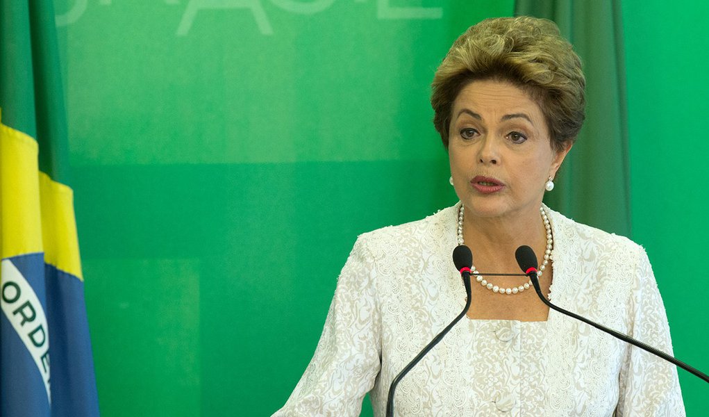 Brasília- DF 02-10-2015 Foto Lula Marques/Agência PT Presidenta, Dilma, durante declaração da reforma administrativa do governo federal. (Foto: Roberta Namour) Brasília- DF 02-10-2015 Foto Lula Marques/Agência PT Presidenta, Dilma, durante declaração da reforma administrativa do governo federal.