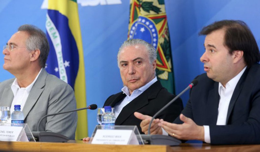 Brasília - Os presidentes da República, Michel Temer, do Senado, Renan Calheiros, e da Câmara, Rodrigo Maia, durante coletiva de imprensa no Palácio do Planalto (Antonio Cruz/Agência Brasil) (Foto: Patrus Ananias) Brasília - Os presidentes da República, Michel Temer, do Senado, Renan Calheiros, e da Câmara, Rodrigo Maia, durante coletiva de imprensa no Palácio do Planalto (Antonio Cruz/Agência Brasil)