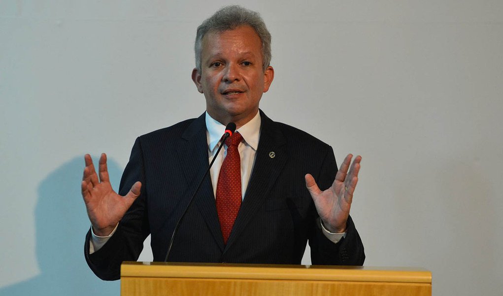 Brasília - O ministro das Comunicações, André Figueiredo, participa da posse do conselheiro da Agência Nacional de Telecomunicações (Anatel), Aníbal Diniz (Valter Campanato/Agência Brasil) (Foto: Fatima 247) Brasília - O ministro das Comunicações, André Figueiredo, participa da posse do conselheiro da Agência Nacional de Telecomunicações (Anatel), Aníbal Diniz (Valter Campanato/Agência Brasil)