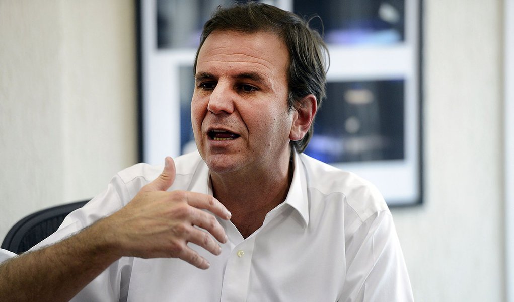 Rio de Janeiro - Coletiva de imprensa com o prefeito Eduardo Paes, para falar sobre o vazamento da conversa entre ele e o ex-presidente Lula (Tânia Rêgo/Agência Brasil) (Foto: Leonardo Lucena) Rio de Janeiro - Coletiva de imprensa com o prefeito Eduardo Paes, para falar sobre o vazamento da conversa entre ele e o ex-presidente Lula (Tânia Rêgo/Agência Brasil)