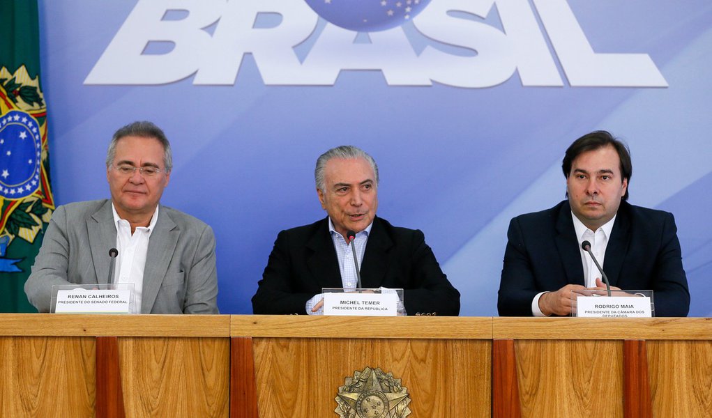 Brasília - DF, 27/11/2016. Presidente Michel Temer o Presidente do Senado Federal Renan Calheiros, o Presidente da Câmara dos Deputados, Deputado Rodrigo Maia, durante coletiva de imprensa no Palácio do Planalto. Foto: Beto Barata/PR (Foto: Leonardo Attuch) Brasília - DF, 27/11/2016. Presidente Michel Temer o Presidente do Senado Federal Renan Calheiros, o Presidente da Câmara dos Deputados, Deputado Rodrigo Maia, durante coletiva de imprensa no Palácio do Planalto. Foto: Beto Barata/PR