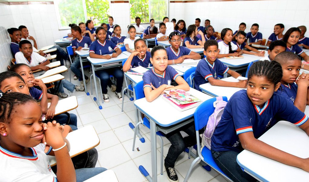 Retorno �s aulas da Rede Estadual de Ensino. Na Foto: Escola Estadual Santa Rita de C�ssia - �guas Claras Foto: Alberto Coutinho/Secom (Foto: Charles Nisz) Retorno �s aulas da Rede Estadual de Ensino. Na Foto: Escola Estadual Santa Rita de C�ssia - �guas Claras Foto: Alberto Coutinho/Secom