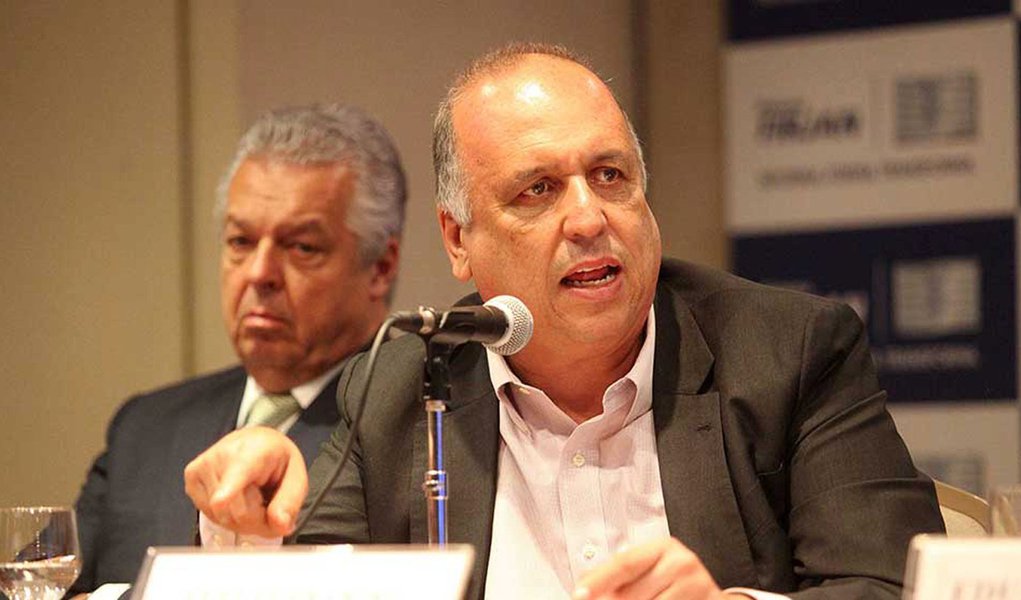 28/10/2016 - Governador Luiz Fernando Pezão participa do Seminário Infraestrutura Fluminense – desafios e oportunidades na sede da Firjan. Foto Marcelo Horn (Foto: Aquiles Lins) 28/10/2016 - Governador Luiz Fernando Pezão participa do Seminário Infraestrutura Fluminense – desafios e oportunidades na sede da Firjan. Foto Marcelo Horn