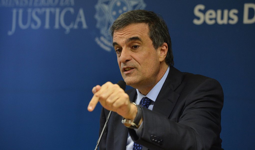 Ministro da Justiça, José Eduardo Cardozo, durante a 3ª reunião entre o Depen e o Consej (Valter Campanato/Agência Brasil) (Foto: Leonardo Attuch) Ministro da Justiça, José Eduardo Cardozo, durante a 3ª reunião entre o Depen e o Consej (Valter Campanato/Agência Brasil)