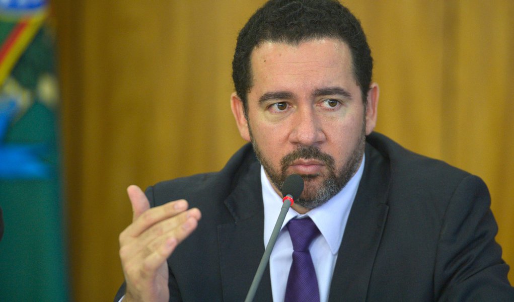 Brasília - O ministro do Planejamento, Dyogo Oliveira, anuncia medidas para reduzir os gastos públicos (José Cruz/Agência Brasil) (Foto: Leonardo Attuch) Brasília - O ministro do Planejamento, Dyogo Oliveira, anuncia medidas para reduzir os gastos públicos (José Cruz/Agência Brasil)