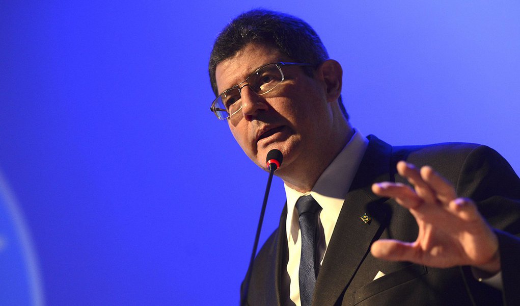 Brasília - O ministro da Fazenda, Joaquim Levy, participa da solenidade em comemoração aos 18 anos da Aneel (José Cruz/Agência Brasil) (Foto: Aquiles Lins) Brasília - O ministro da Fazenda, Joaquim Levy, participa da solenidade em comemoração aos 18 anos da Aneel (José Cruz/Agência Brasil)