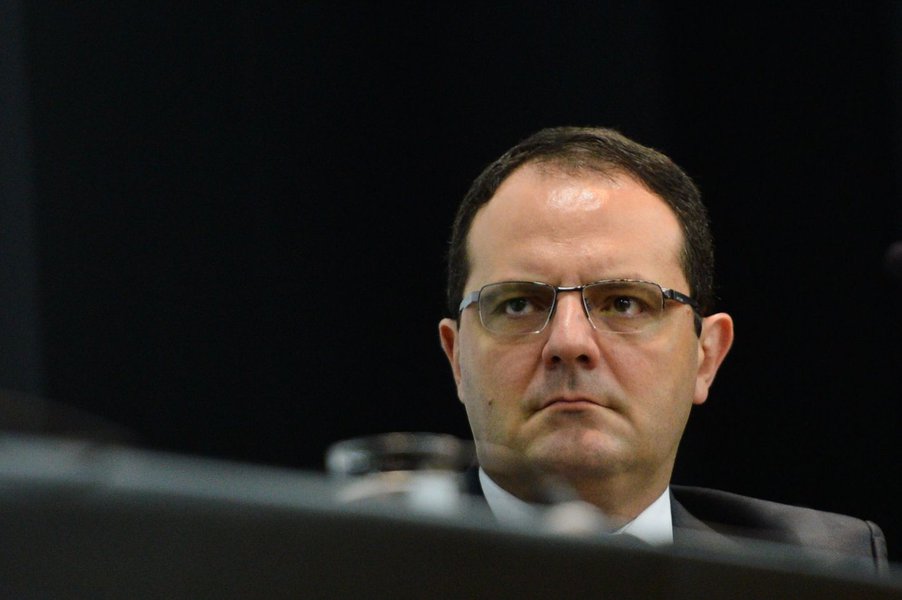 Brasília - O ministro Nelson Barbosa na solenidade de transmissão de cargo ao novo ministro do Planejamento, Valdir Simão (Antonio Cruz/Agência Brasil) (Foto: Vagner Freitas) Brasília - O ministro Nelson Barbosa na solenidade de transmissão de cargo ao novo ministro do Planejamento, Valdir Simão (Antonio Cruz/Agência Brasil)
