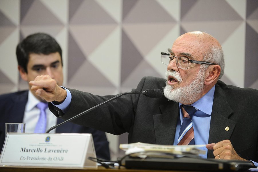 Brasília - O ex-presidente da Ordem dos Advogados do Brasil (OAB) Marcello Lavenère fala na Comissão Especial do Impeachment (Marcos Oliveira/Agência Senado) (Foto: Aquiles Lins) Brasília - O ex-presidente da Ordem dos Advogados do Brasil (OAB) Marcello Lavenère fala na Comissão Especial do Impeachment (Marcos Oliveira/Agência Senado)