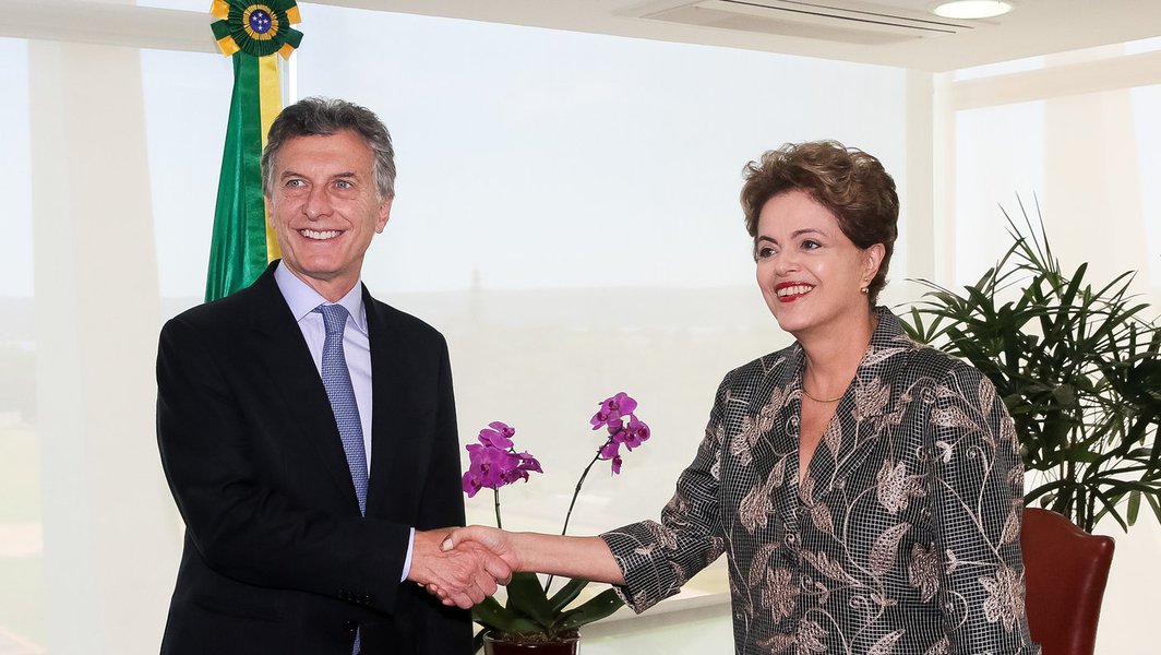 Brasília - DF, 04/12/2015. Presidenta Dilma Rousseff recebe Maurício Macri, Presidente eleito da República Argentina. Foto: Roberto Stuckert Filho/PR (Foto: Gisele Federicce) Brasília - DF, 04/12/2015. Presidenta Dilma Rousseff recebe Maurício Macri, Presidente eleito da República Argentina. Foto: Roberto Stuckert Filho/PR
