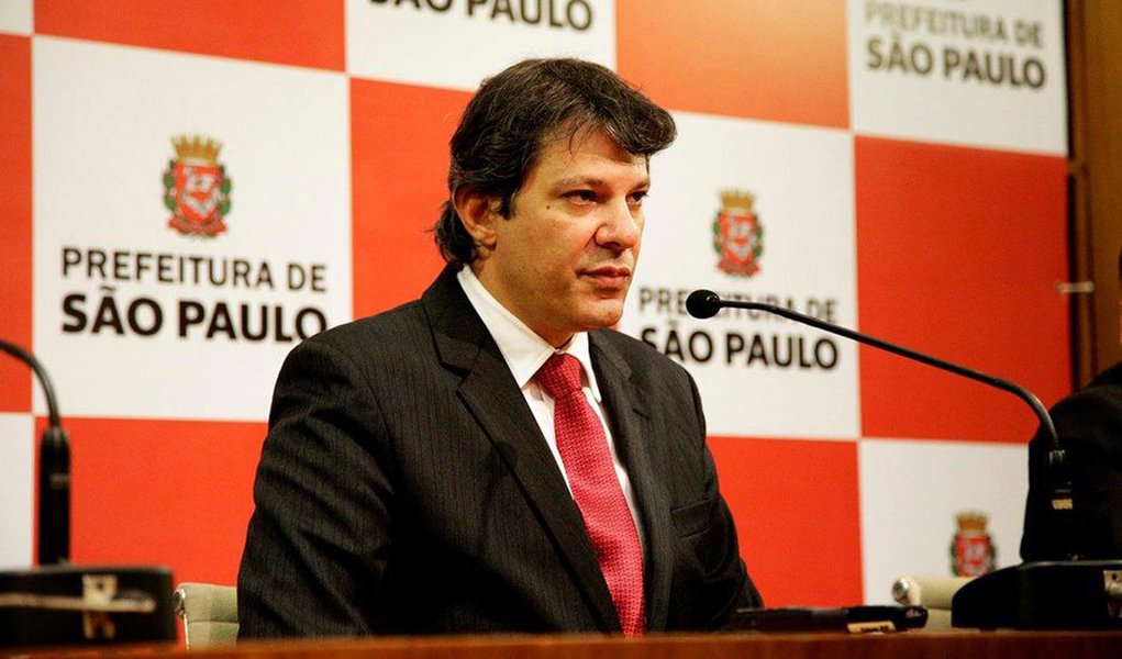 Haddad concedeu entrevista para tratar da prisão de quatro ex-funcionários da prefeitura (Foto: José Barbacena) Haddad concedeu entrevista para tratar da prisão de quatro ex-funcionários da prefeitura