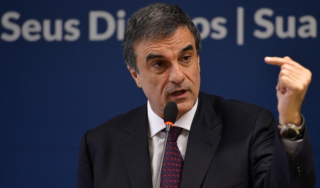 O ministro da Justiça, José Eduardo Cardozo fala em coletiva sobre a redução da maioridade penal (José Cruz/Agência Brasil) (Foto: Valter Lima) O ministro da Justiça, José Eduardo Cardozo fala em coletiva sobre a redução da maioridade penal (José Cruz/Agência Brasil)