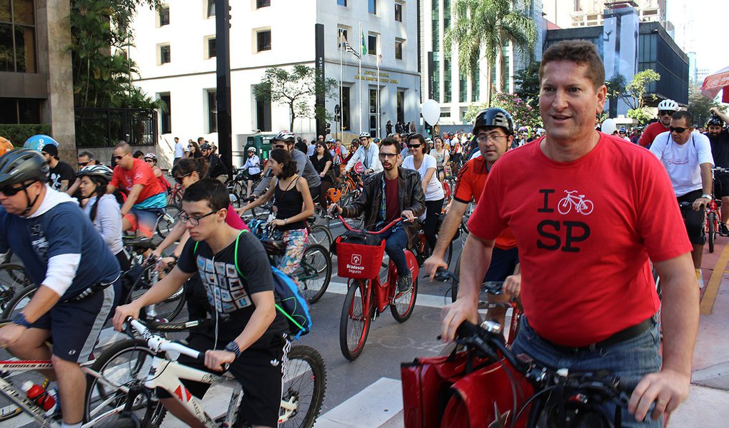 São Paulo, 28/06/2015 - Inauguração da ciclovia da Av. Paulista. Foto: André Tambucci / Fotos Públicas (Foto: Roberta Namour) São Paulo, 28/06/2015 - Inauguração da ciclovia da Av. Paulista. Foto: André Tambucci / Fotos Públicas