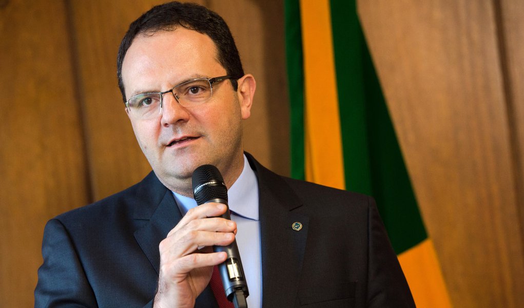 Brasília - Novo ministro da Fazenda, Nelson Barbosa, recebe o cargo do ex-ministro Joaquim Levy, em solenidade no Ministério (Marcelo Camargo/Agência Brasil) (Foto: Roberta Namour) www.brasil247.com - Brasília - Novo ministro da Fazenda, Nelson Barbosa, recebe o cargo do ex-ministro Joaquim Levy, em solenidade no Ministério (Marcelo Camargo/Agência Brasil)