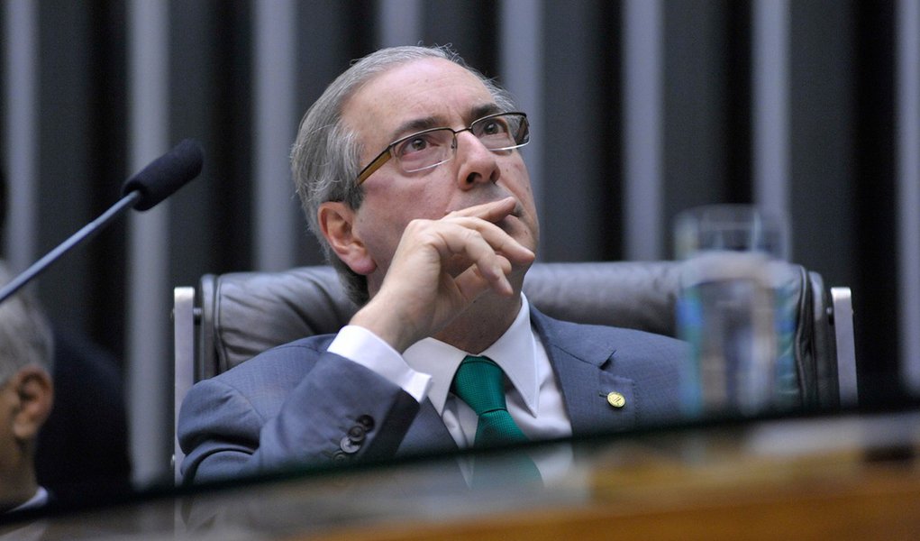 Sessão extraordinária para discussão e votação de diversos projetos. Presidente da Câmara. dep. Eduardo Cunha (PMDB-RJ) Data: 20/08/2015 - Foto: Alex Ferreira / Câmara dos Deputados (Foto: Tiago Silva) Sessão extraordinária para discussão e votação de diversos projetos. Presidente da Câmara. dep. Eduardo Cunha (PMDB-RJ) Data: 20/08/2015 - Foto: Alex Ferreira / Câmara dos Deputados