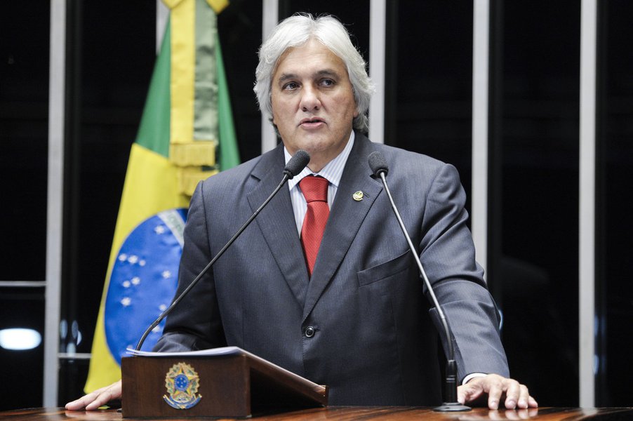 Senador Delcídio do Amaral (PT-MS) elogia as medidas de economia anunciadas pelo governo federal (Foto: Leonardo Lucena) Senador Delcídio do Amaral (PT-MS) elogia as medidas de economia anunciadas pelo governo federal