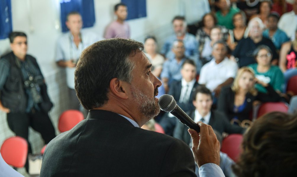 Paulo Pimenta, presidente da Comissão de Direitos Humanos da Câmara dos Deputados, participa de audiência em Cavalcante para apurar denúncias de abusos contra meninas do povo Kalunga (Marcello Casal Jr/Agência Brasil) (Foto: Leonardo Attuch) www.brasil247.com - Paulo Pimenta, presidente da Comissão de Direitos Humanos da Câmara dos Deputados, participa de audiência em Cavalcante para apurar denúncias de abusos contra meninas do povo Kalunga (Marcello Casal Jr/Agência Brasil)