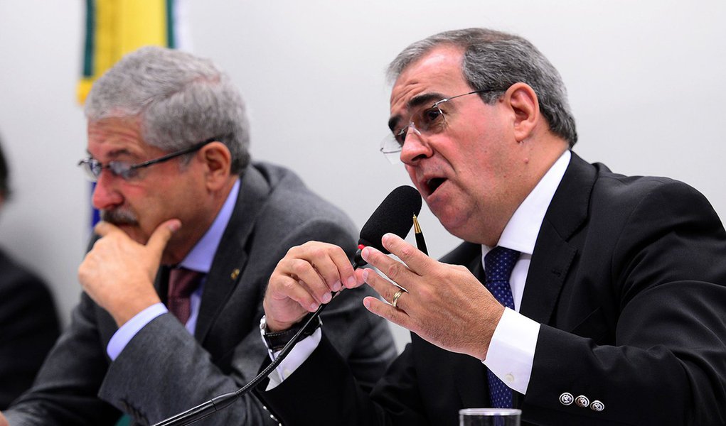 Brasília - O diretor presidente da siderúrgica Usiminas, Rômel Erwin de Souza, depõe na CPI do BNDES. (Antônio Cruz/Agência Brasil) (Foto: Leonardo Lucena) Brasília - O diretor presidente da siderúrgica Usiminas, Rômel Erwin de Souza, depõe na CPI do BNDES. (Antônio Cruz/Agência Brasil)