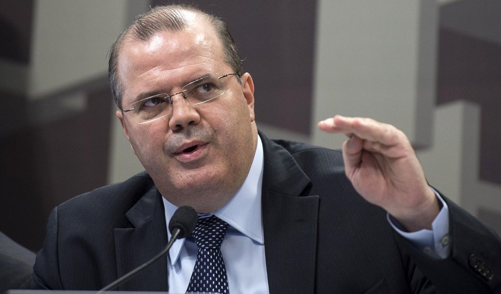 O presidente do Banco Central, Alexandre Tombini,durante audiência pública para discutir as diretrizes, implementação e perspectivas futuras da política monetária nacional (Marcelo Camargo/Agência Brasil) - Assuntos: CAE, Senado, banco central (Foto: Leonardo Lucena) O presidente do Banco Central, Alexandre Tombini,durante audiência pública para discutir as diretrizes, implementação e perspectivas futuras da política monetária nacional (Marcelo Camargo/Agência Brasil) - Assuntos: CAE, Senado, banco central