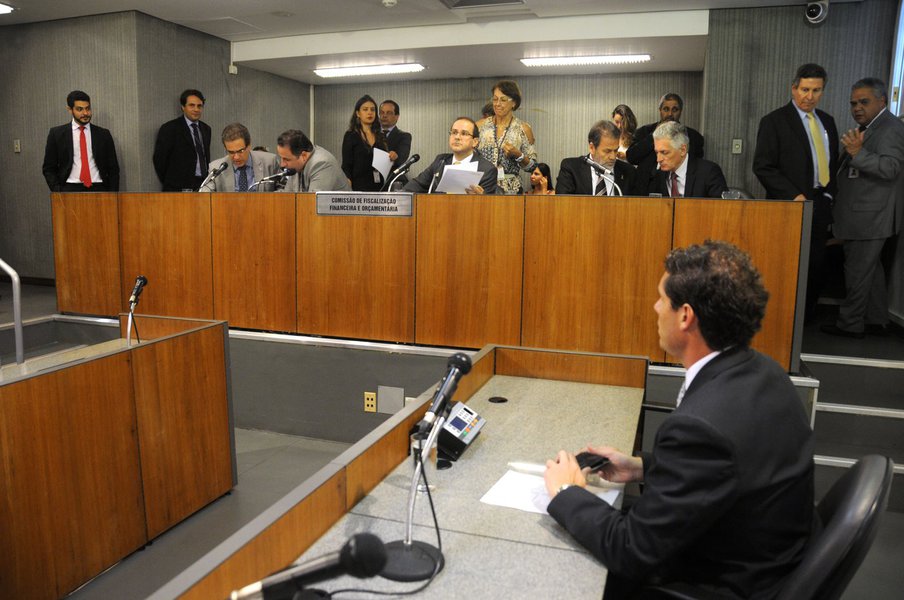 Felipe Atti� (deputado estadual PP/MG), Jo�o Alberto (deputado estadual PMDB/MG), Tiago Ulisses (deputado estadual PV/MG), Durval �ngelo (deputado estadual PT/MG), Rog�rio Correia (deputado estadual PT/MG), Gustavo Corr�a (deputado estadual DEM/MG) (Foto: Luis Mauro Queiroz) Felipe Atti� (deputado estadual PP/MG), Jo�o Alberto (deputado estadual PMDB/MG), Tiago Ulisses (deputado estadual PV/MG), Durval �ngelo (deputado estadual PT/MG), Rog�rio Correia (deputado estadual PT/MG), Gustavo Corr�a (deputado estadual DEM/MG)