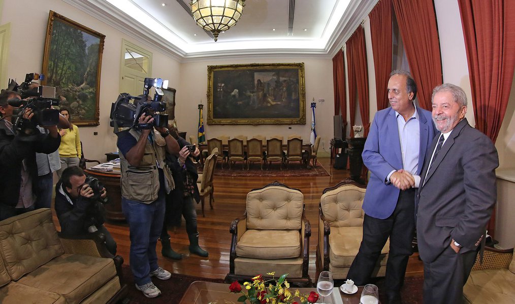 03/12/2015 - Rio de Janeiro - RJ - O ex presidente Lula, durante encontro com o governador do RJ, Luiz Fernando Pezão. Foto: Ricardo Stuckert/ Instituto Lula (Foto: Tereza Cruvinel) 03/12/2015 - Rio de Janeiro - RJ - O ex presidente Lula, durante encontro com o governador do RJ, Luiz Fernando Pezão. Foto: Ricardo Stuckert/ Instituto Lula